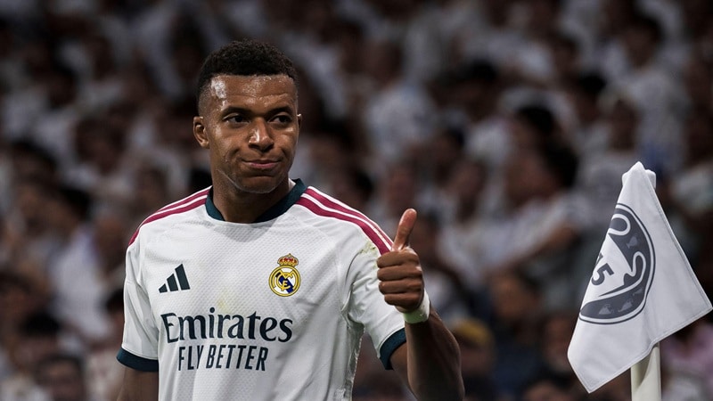 Mbappe srušio Messijev